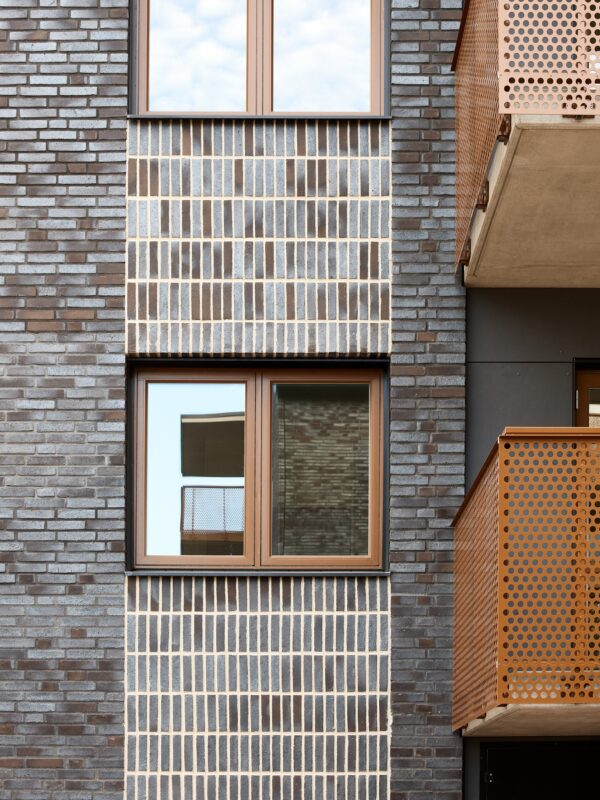 Detaljbild på tegelfasad- Krook & Tjäder Arkitekter, tegelmäster. Halmstad